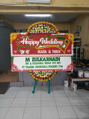 Papan Bunga di Kates Kauman